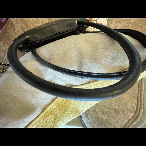 Authentic VINTAGE CHANEL NORTH SOUTH TOTE IN GOOD USED CONDITION - Picture 13 of 16